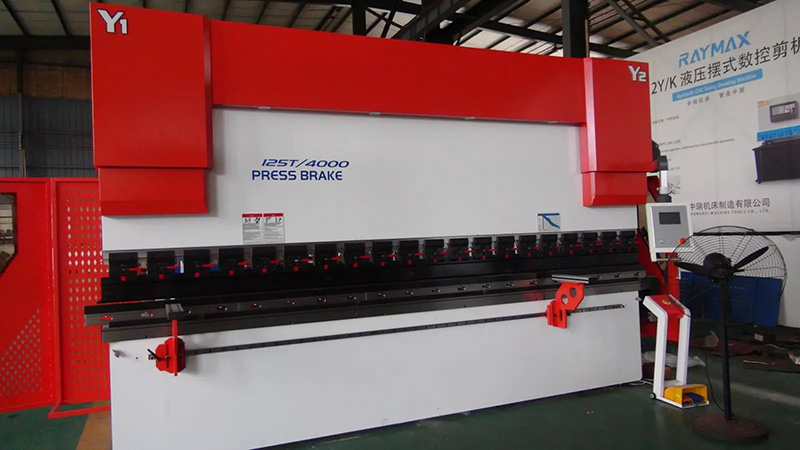 CNC Press Brake / Folding Machine / Bending Machine with CT8 - RAYMAX